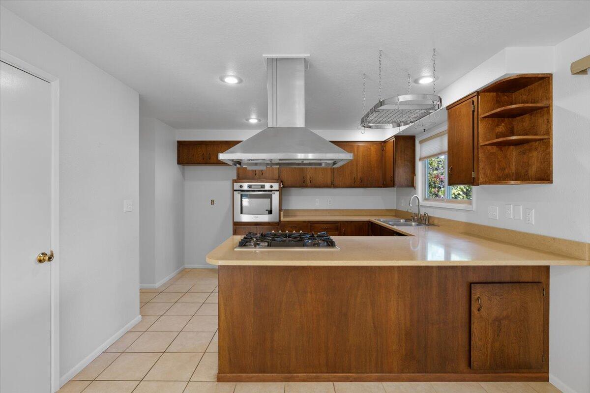 1275 Green Meadows Way