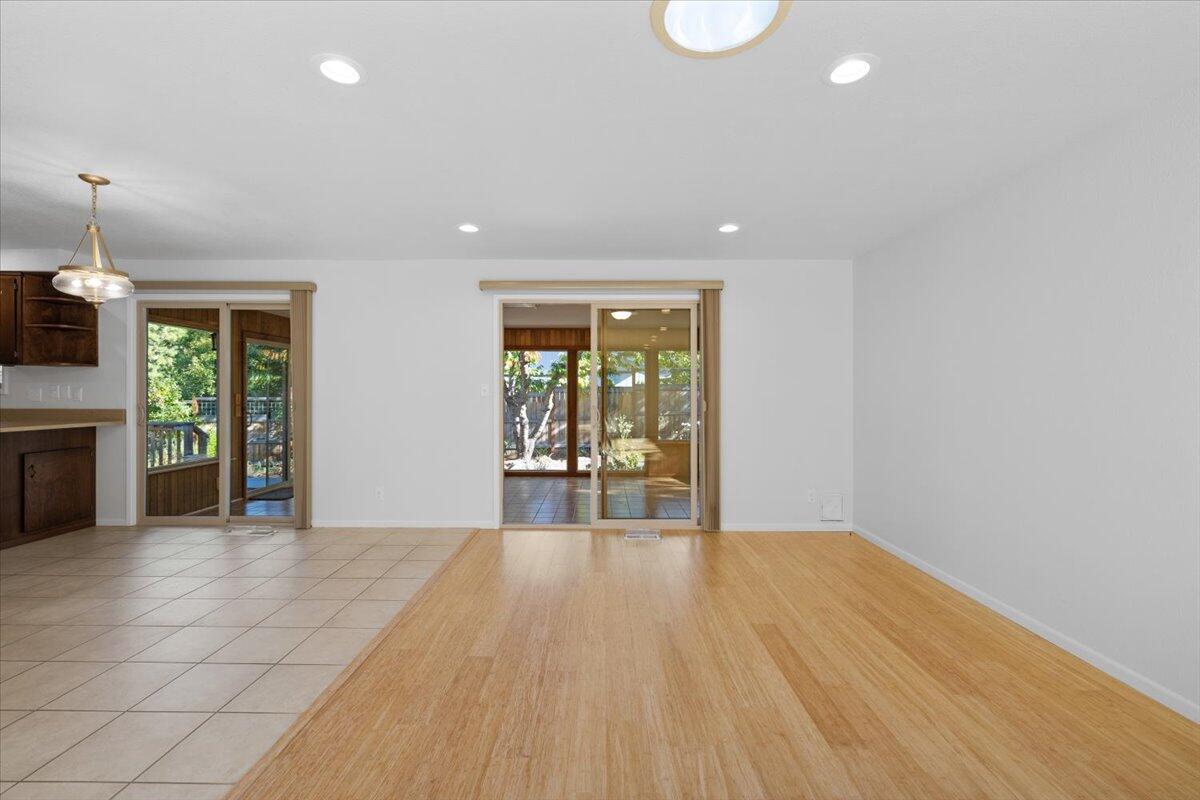 1275 Green Meadows Way