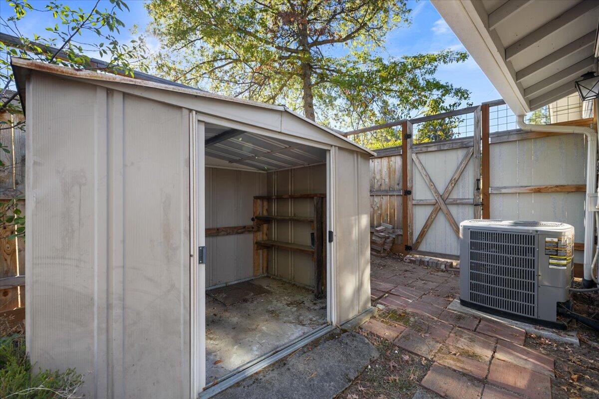 1275 Green Meadows Way