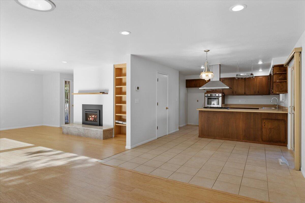 1275 Green Meadows Way