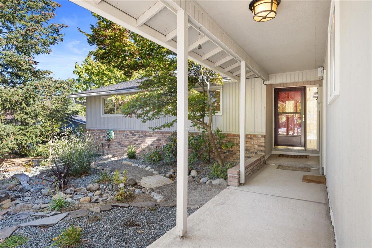 1275 Green Meadows Way
