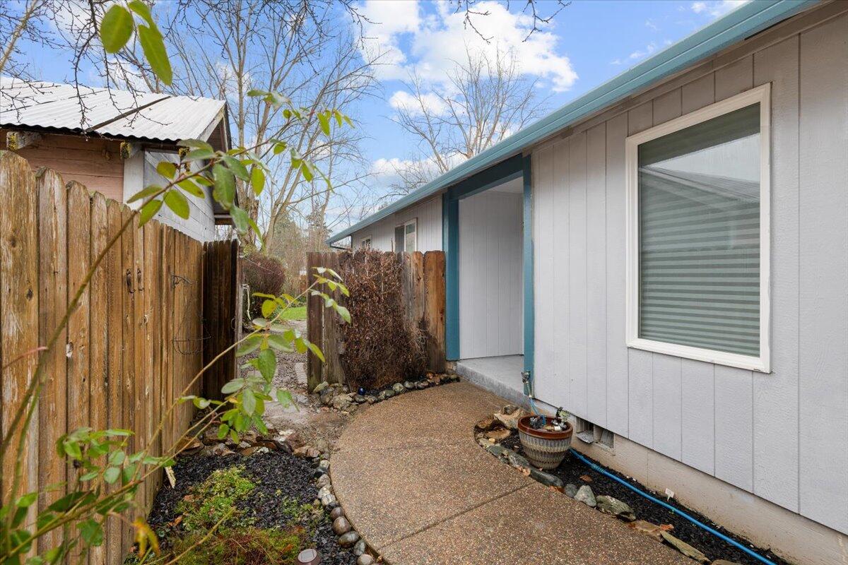 1312 Thomas Road