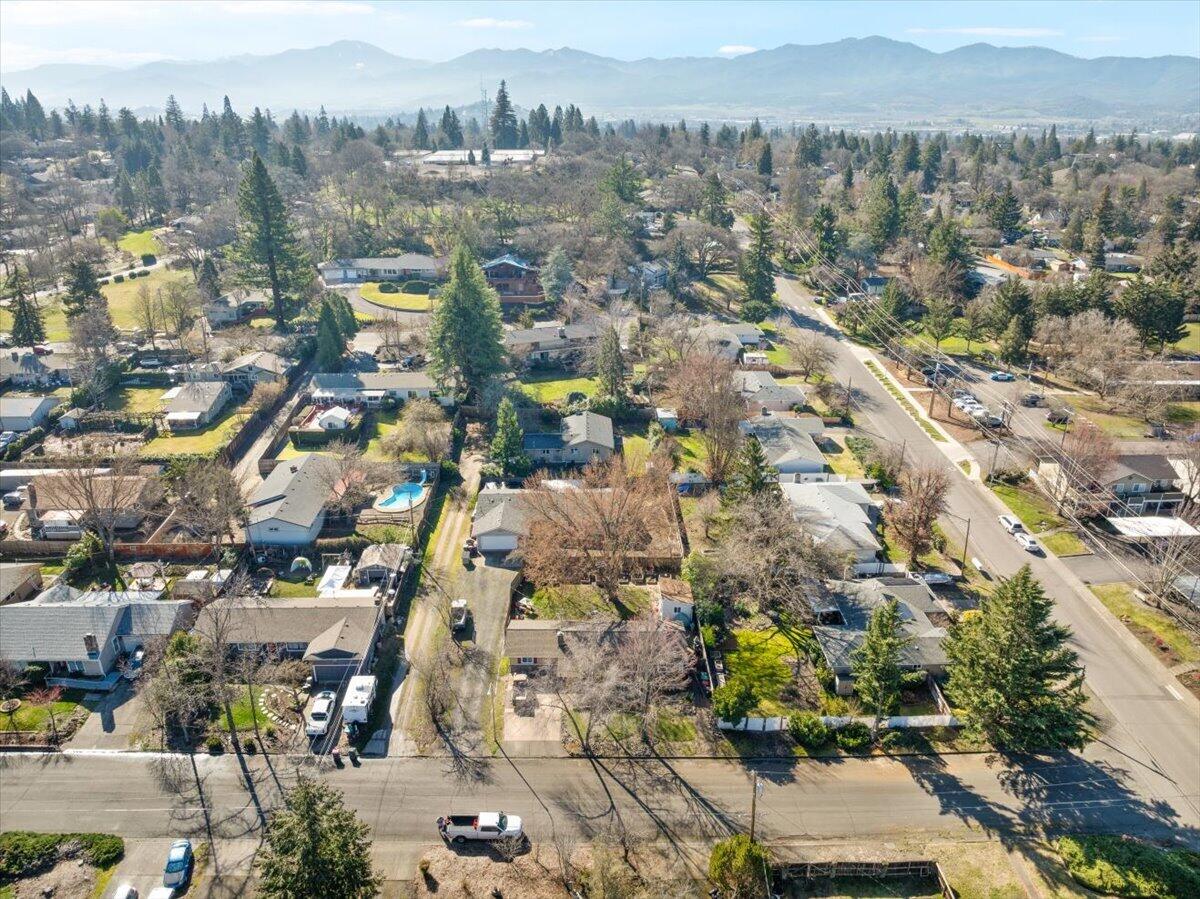 1960 Lawnridge Street