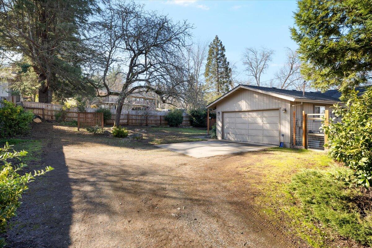 1960 Lawnridge Street