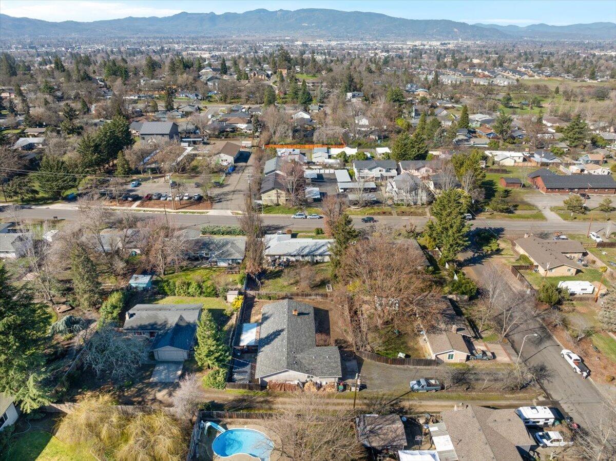 1960 Lawnridge Street