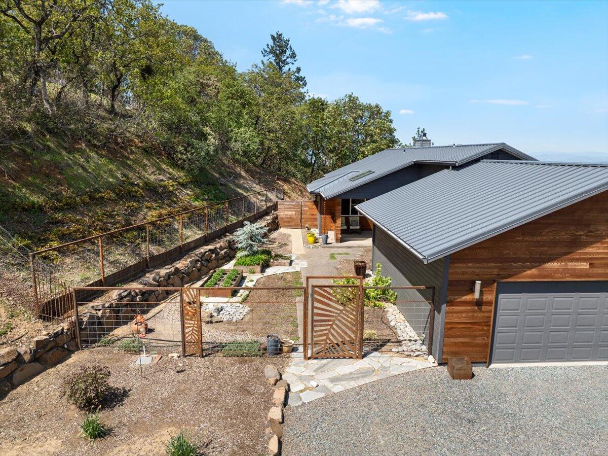 5229 Pioneer Road