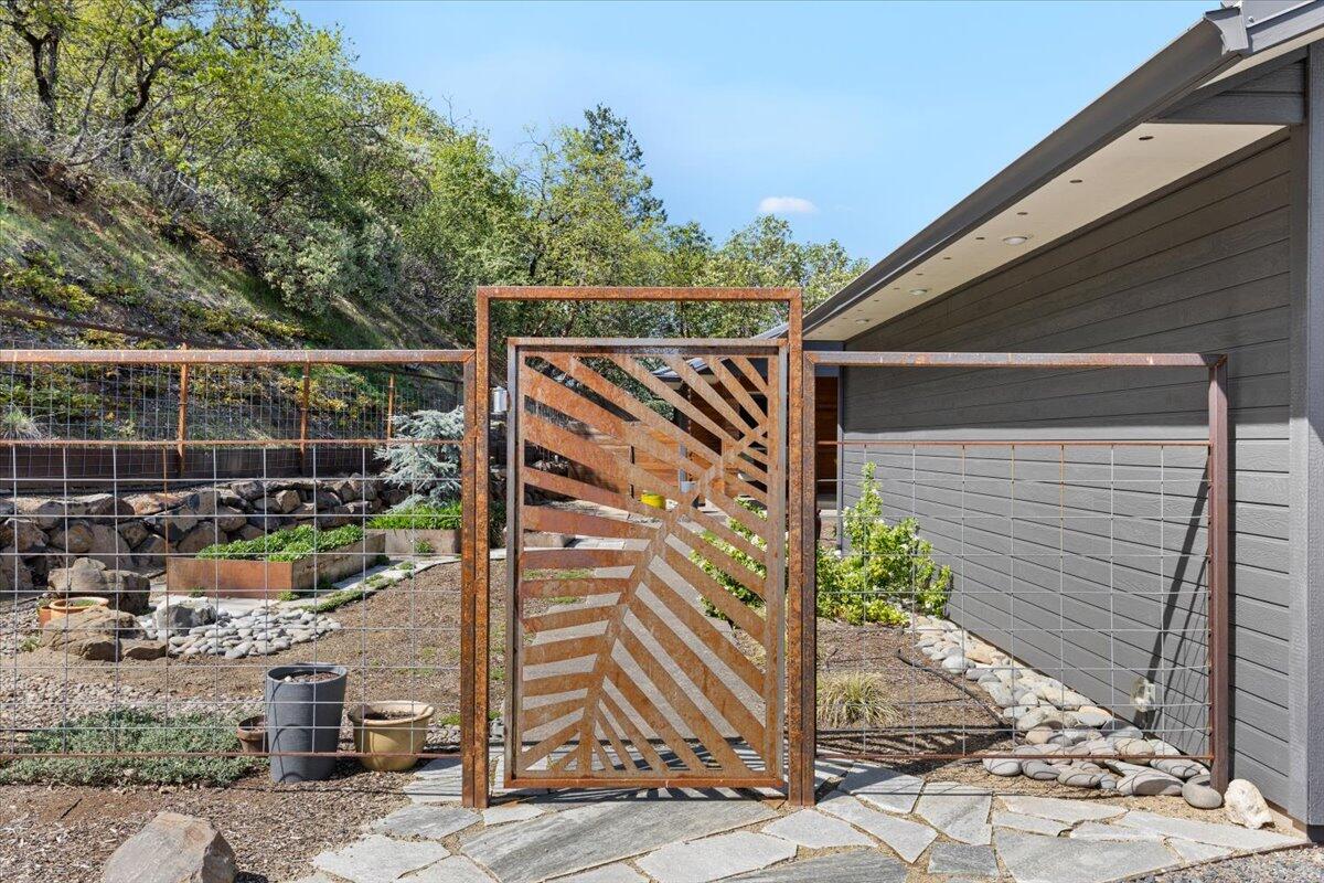 5229 Pioneer Road