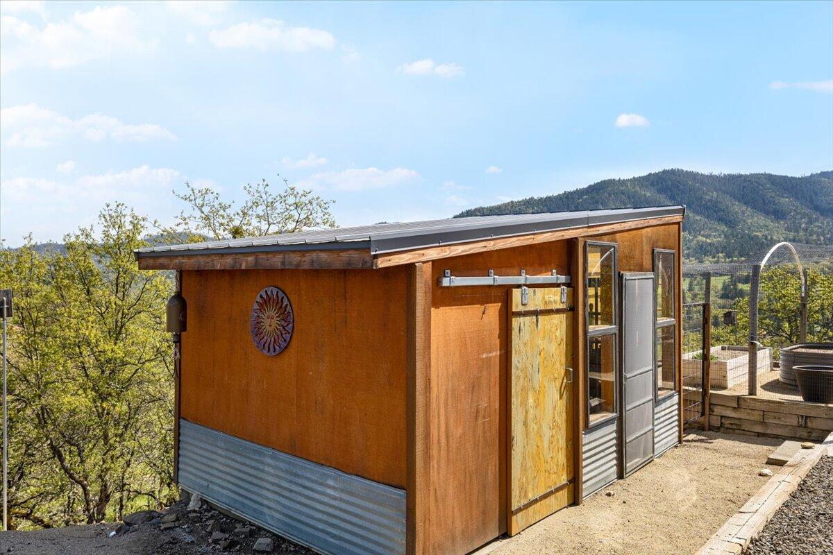 5229 Pioneer Road