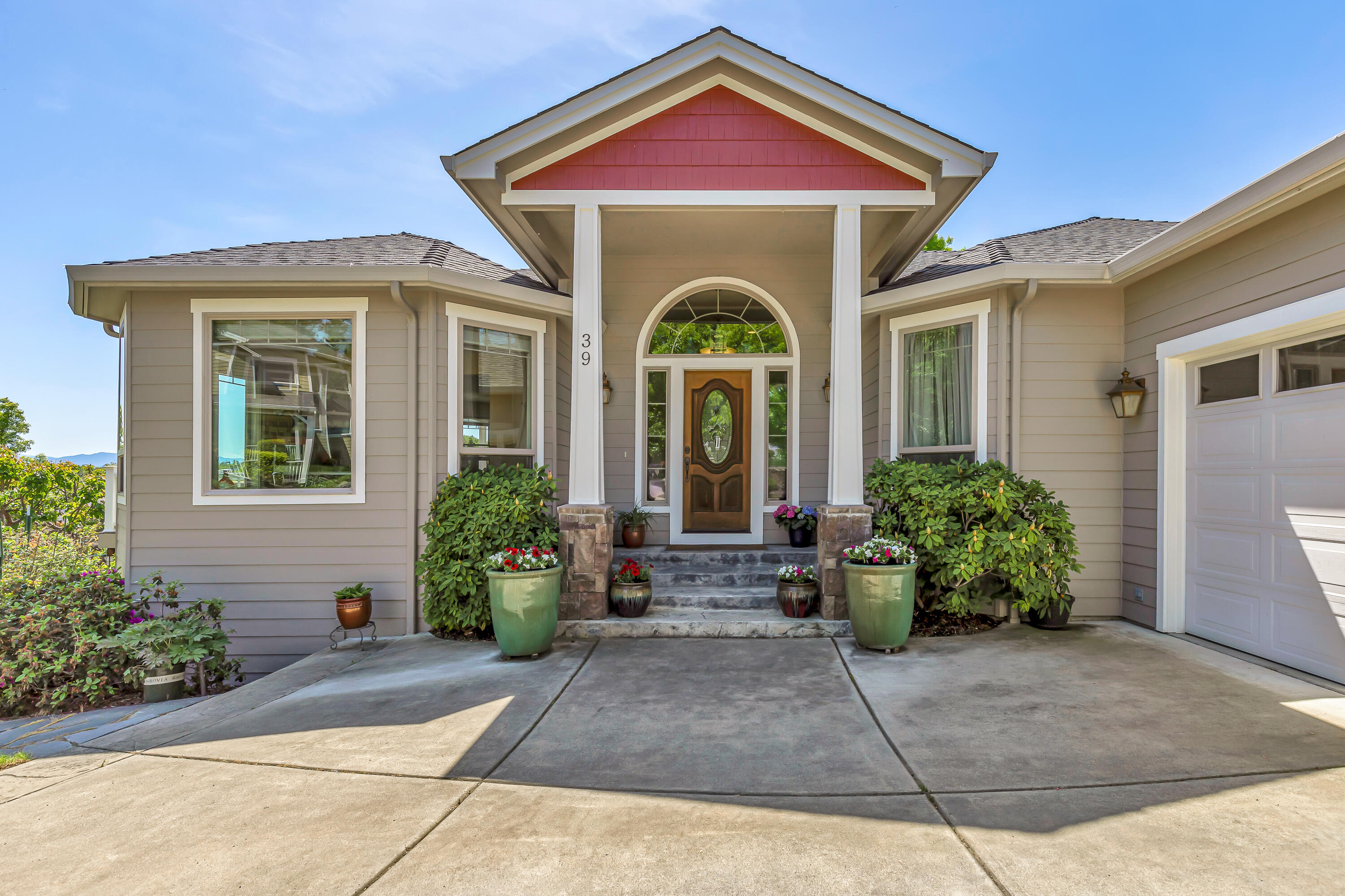 39 Greenmoor Drive