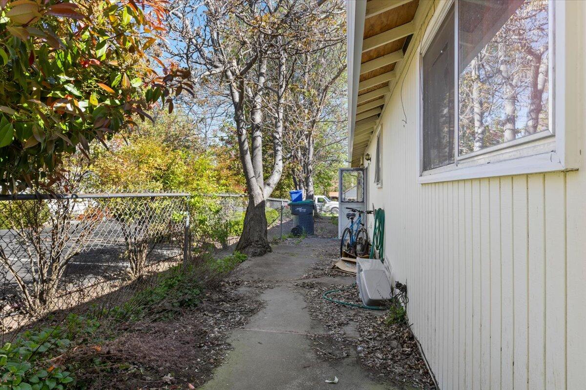 1208 Iowa Street