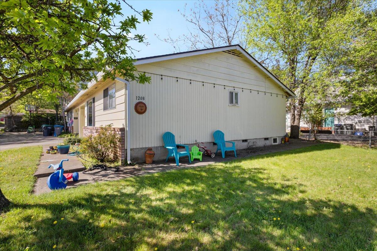 1208 Iowa Street