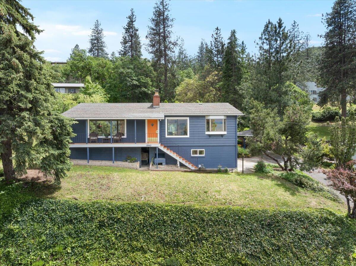 1840 Crestview Drive