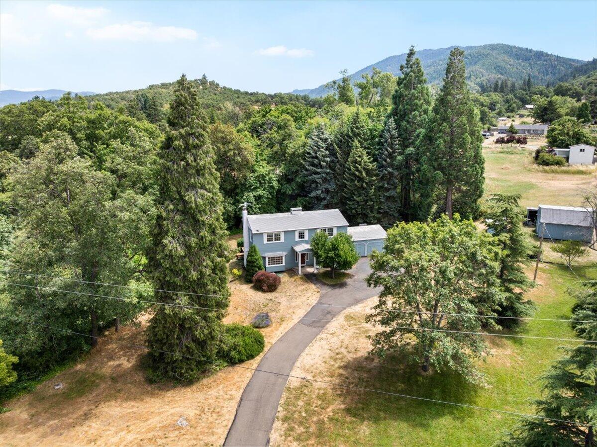 399 Mowetza Drive