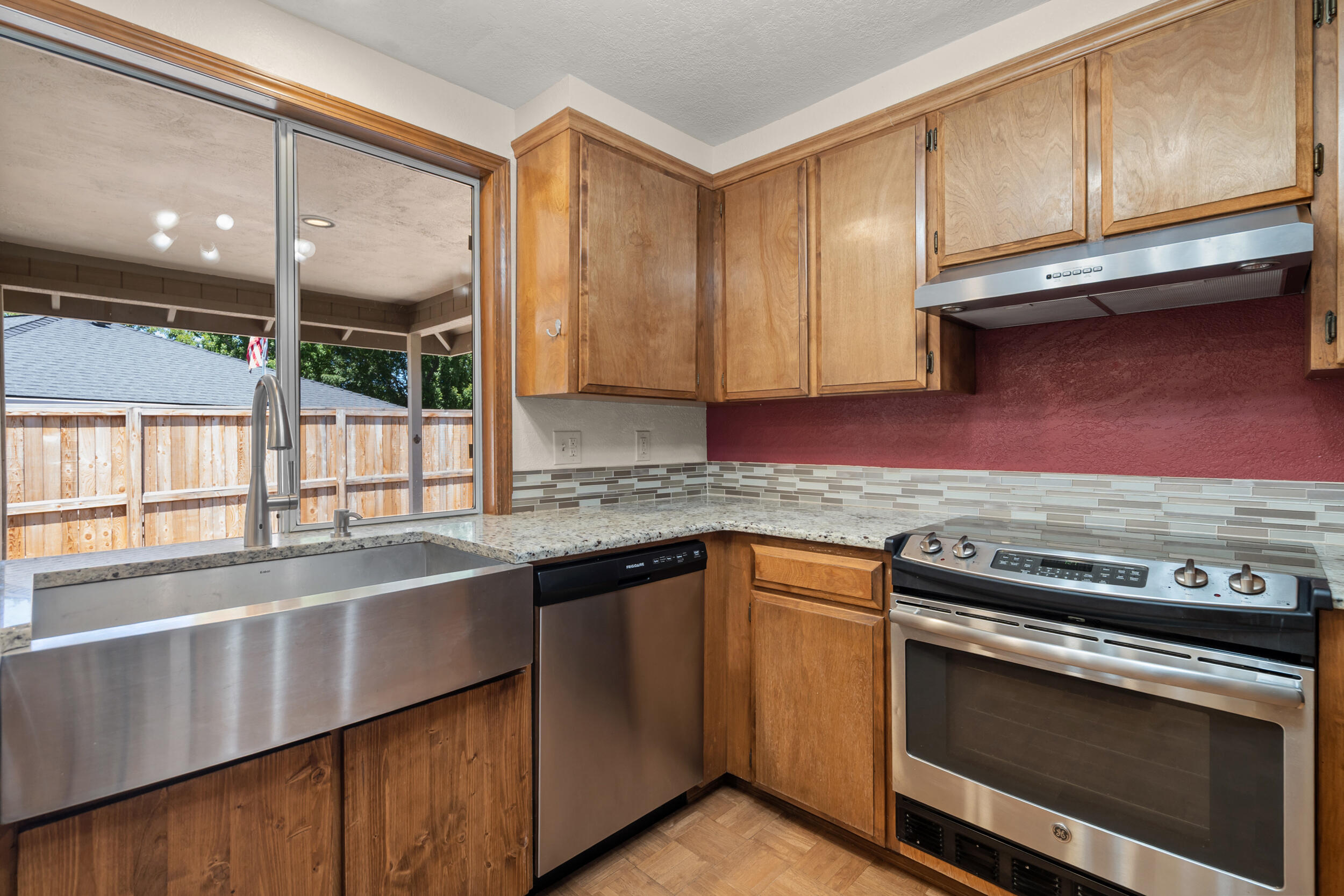876 Ridgeway Circle