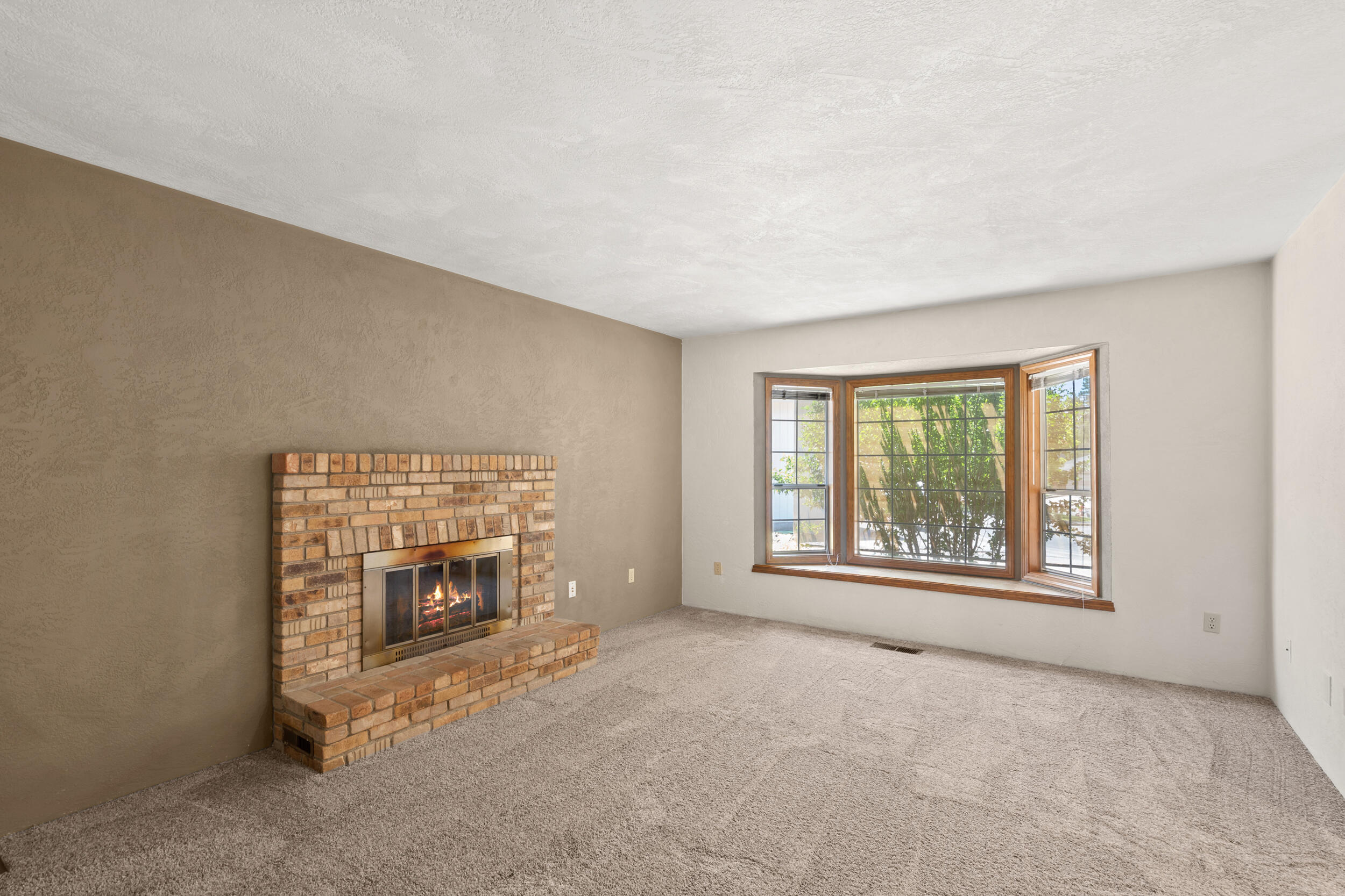 876 Ridgeway Circle