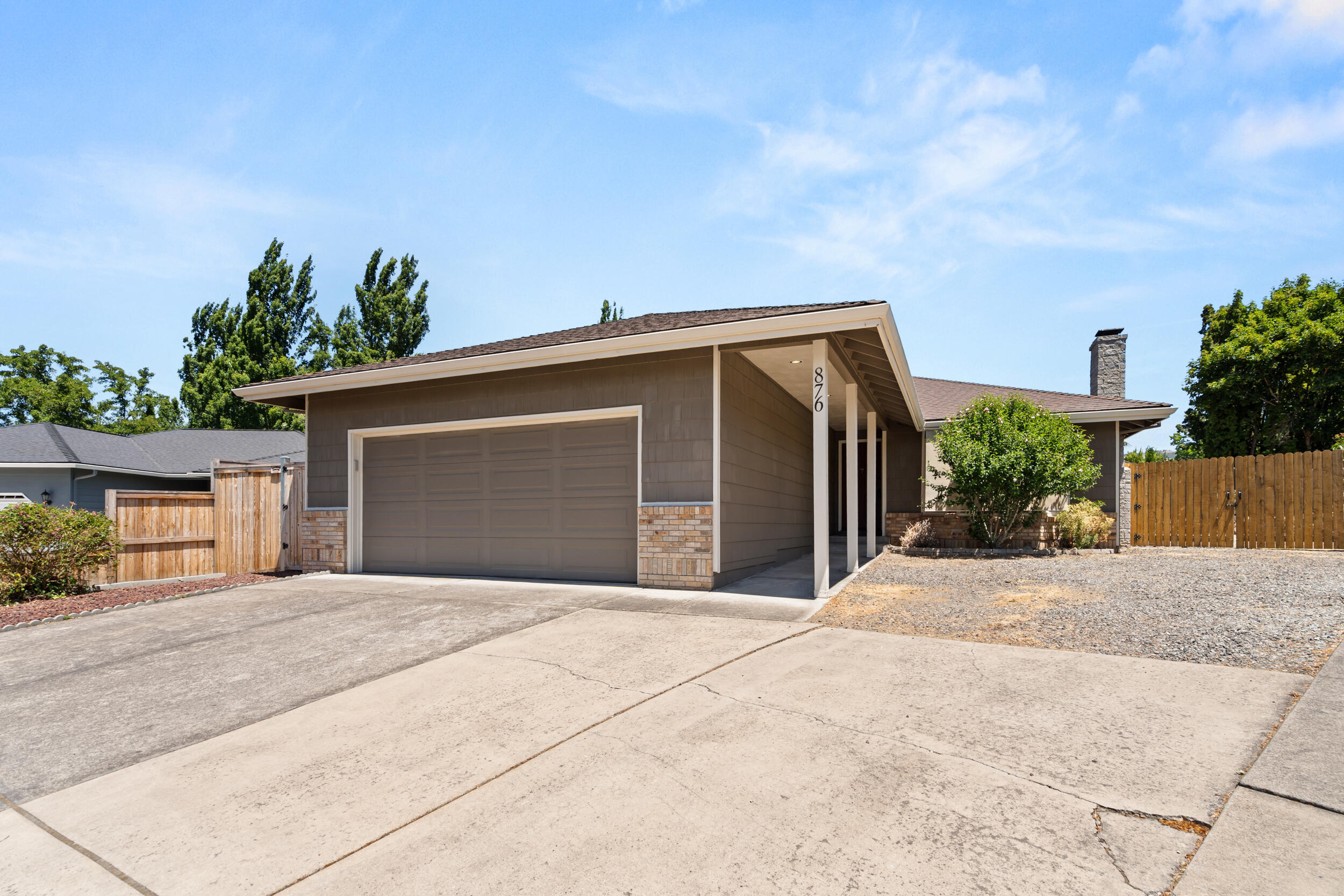 876 Ridgeway Circle