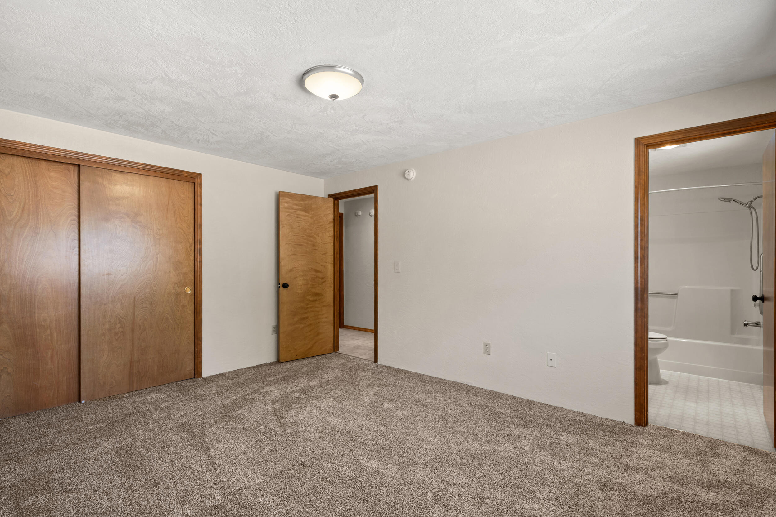 876 Ridgeway Circle