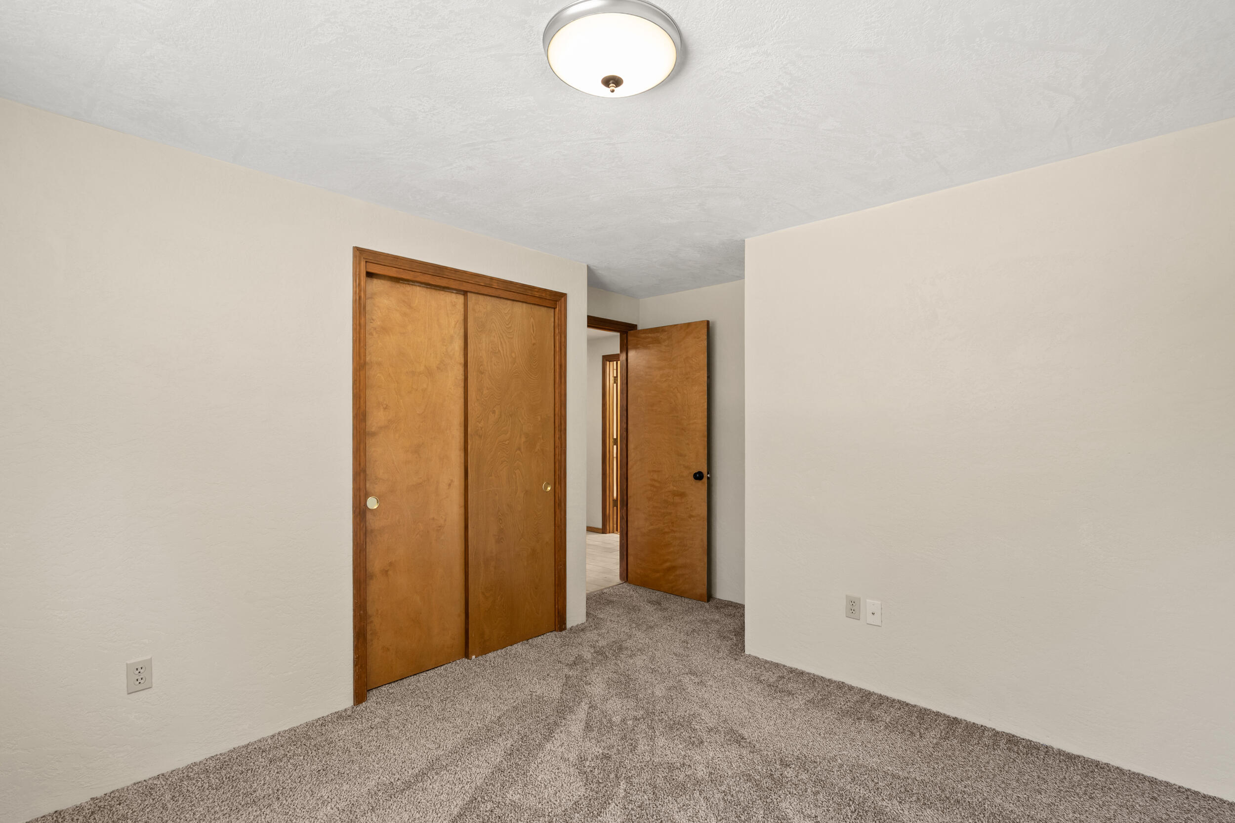 876 Ridgeway Circle