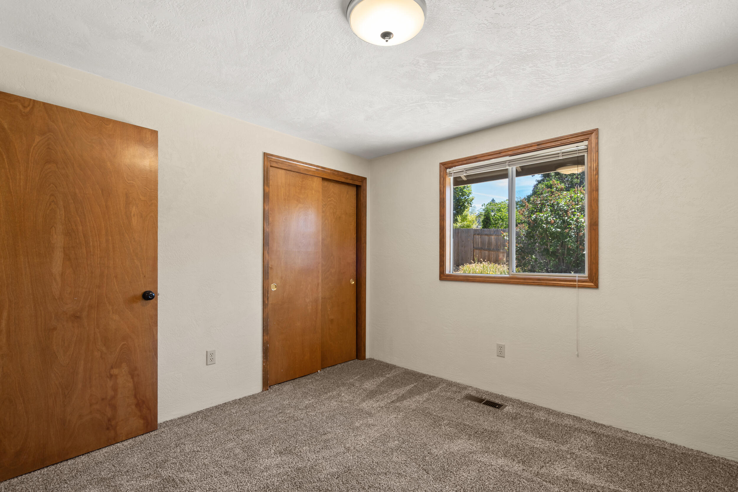 876 Ridgeway Circle
