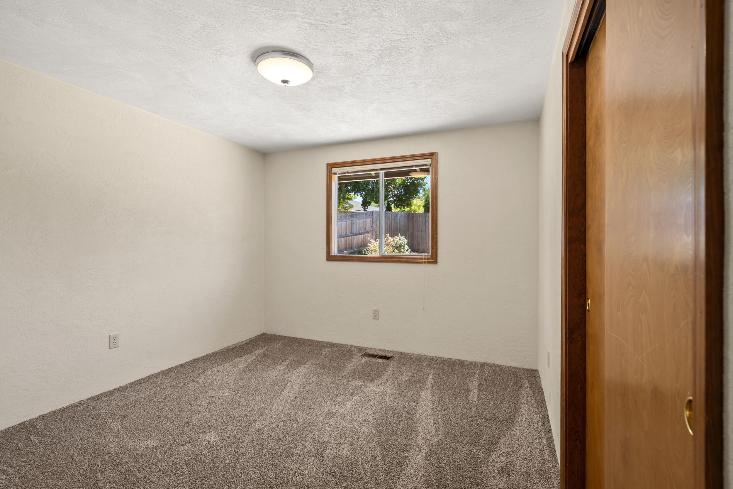 876 Ridgeway Circle