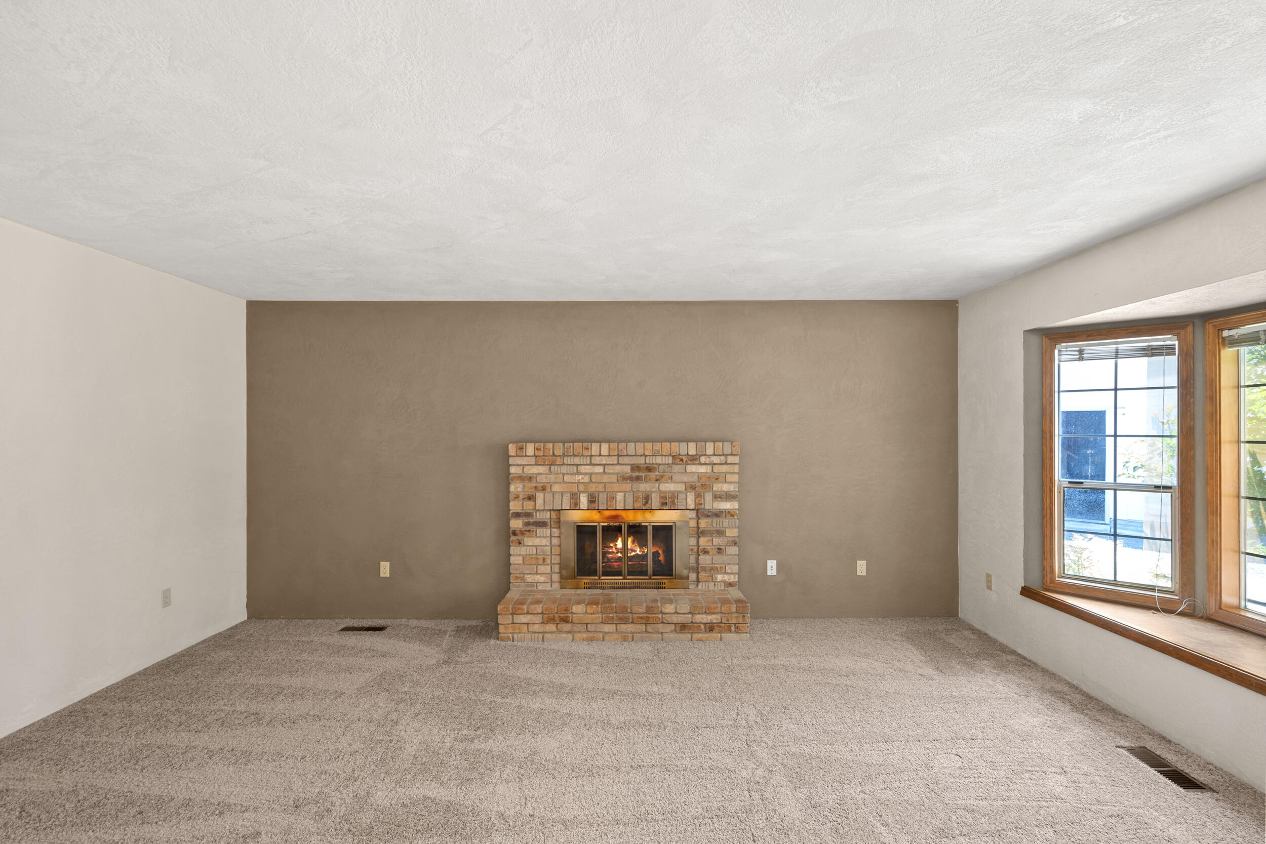 876 Ridgeway Circle