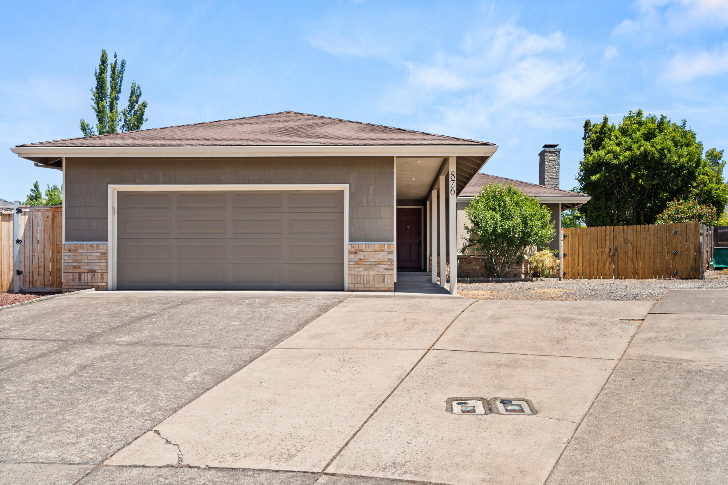 876 Ridgeway Circle