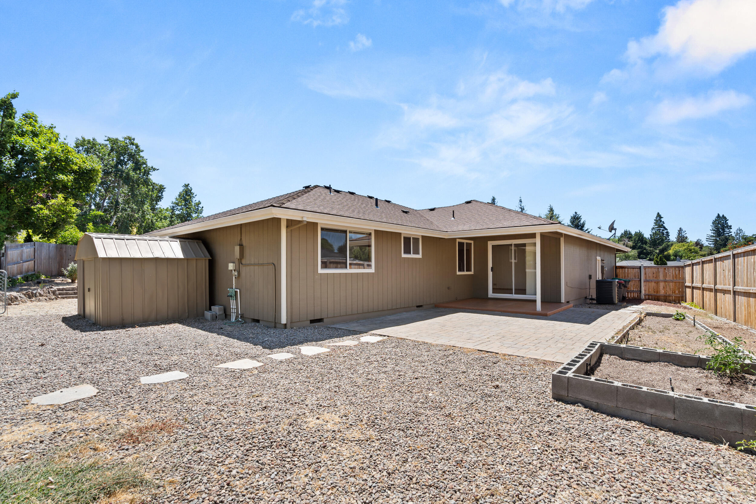 876 Ridgeway Circle
