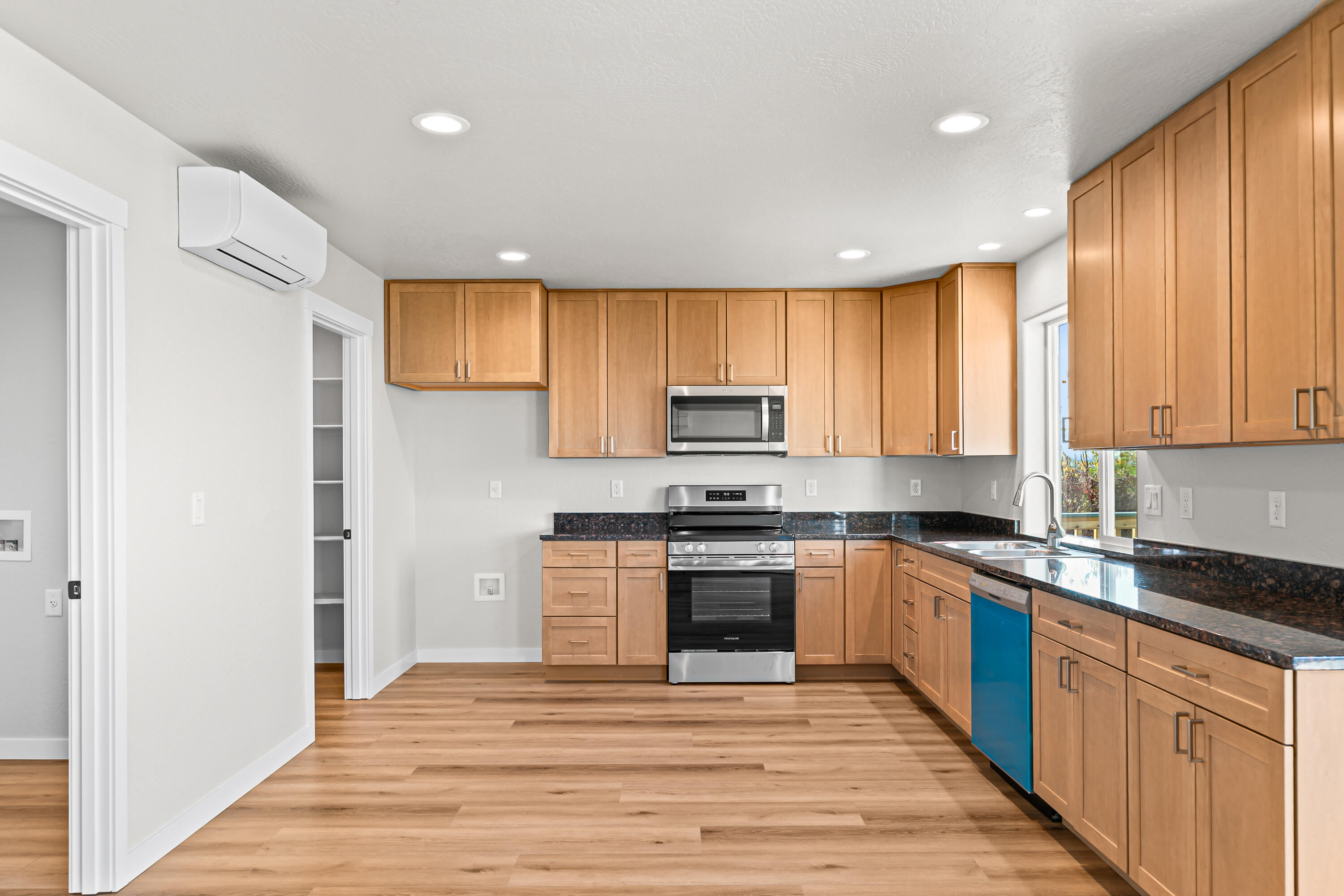403 N DeAnjou Avenue
