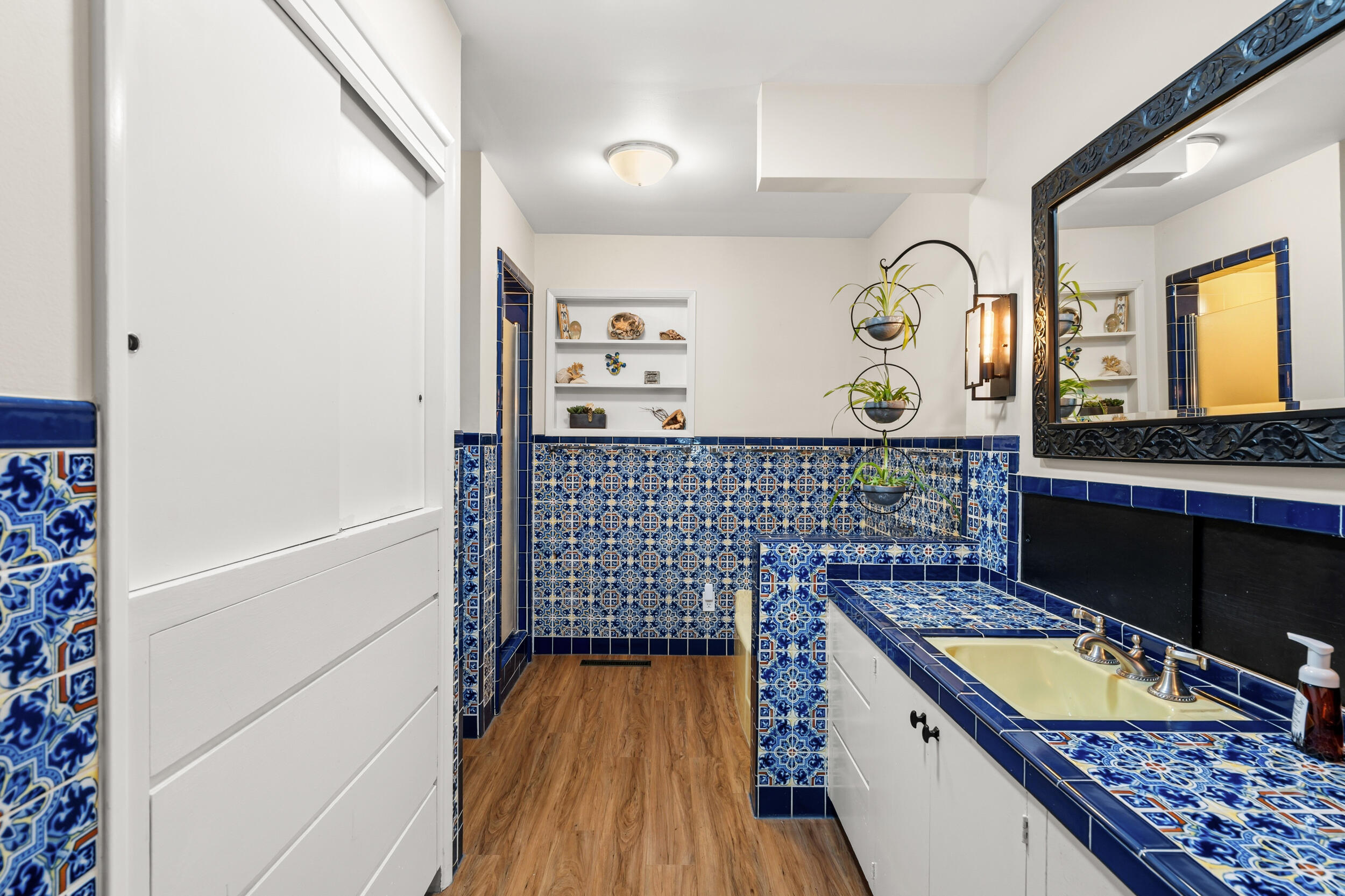 2241 Dellwood Avenue