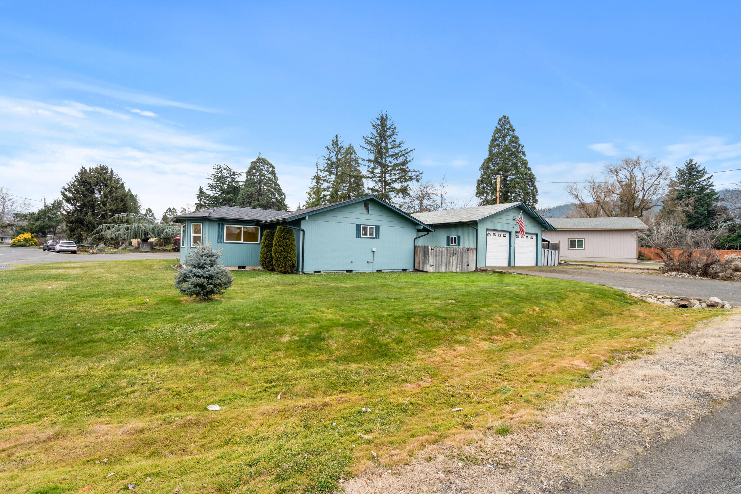 3371 Freeland Road
