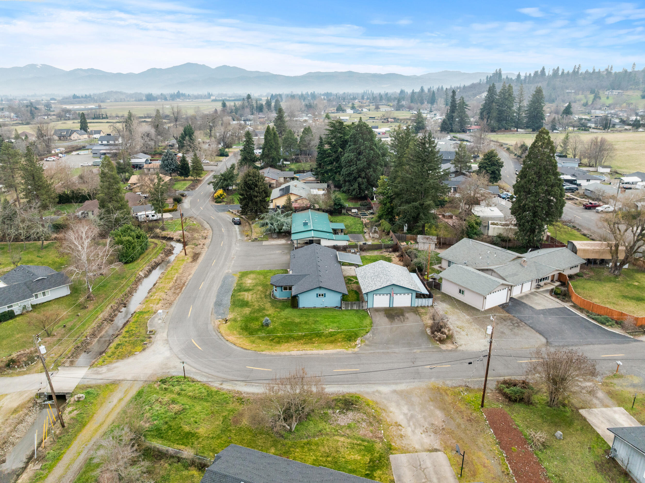 3371 Freeland Road