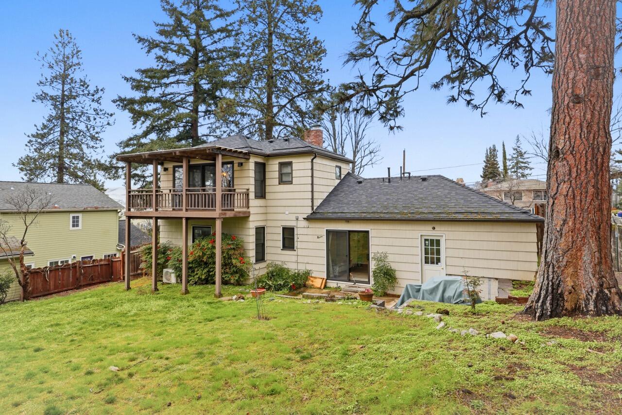 605 Elkader Street
