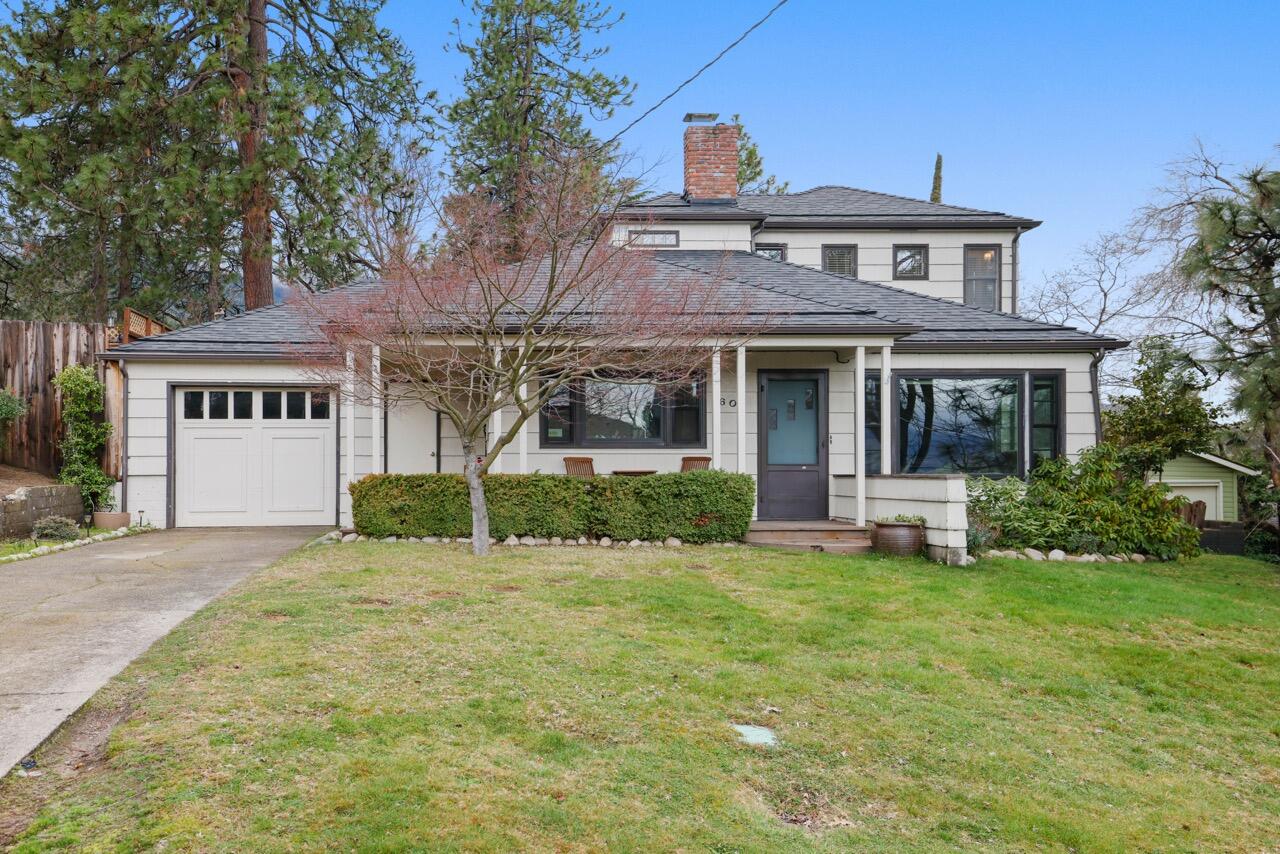 605 Elkader Street