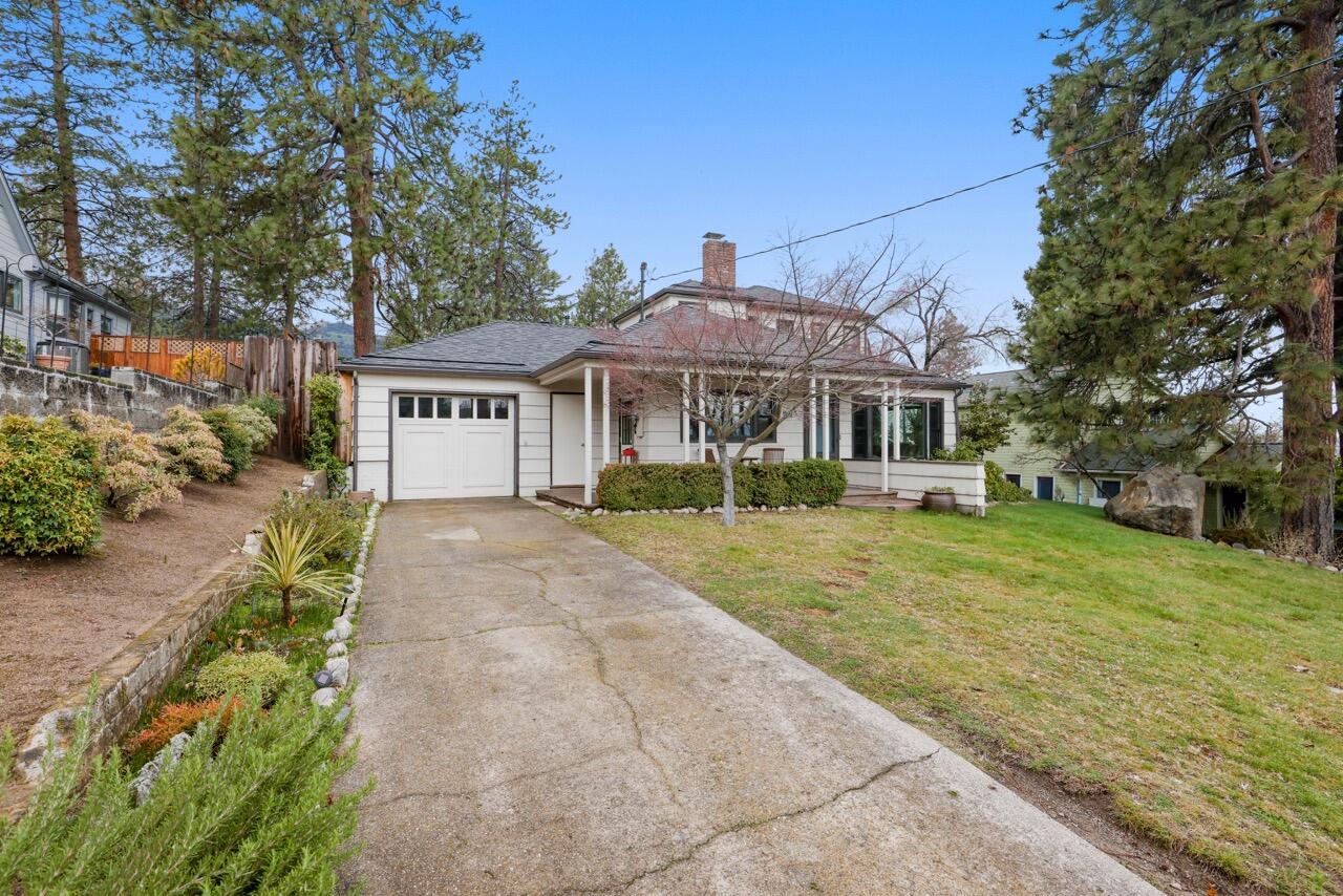 605 Elkader Street