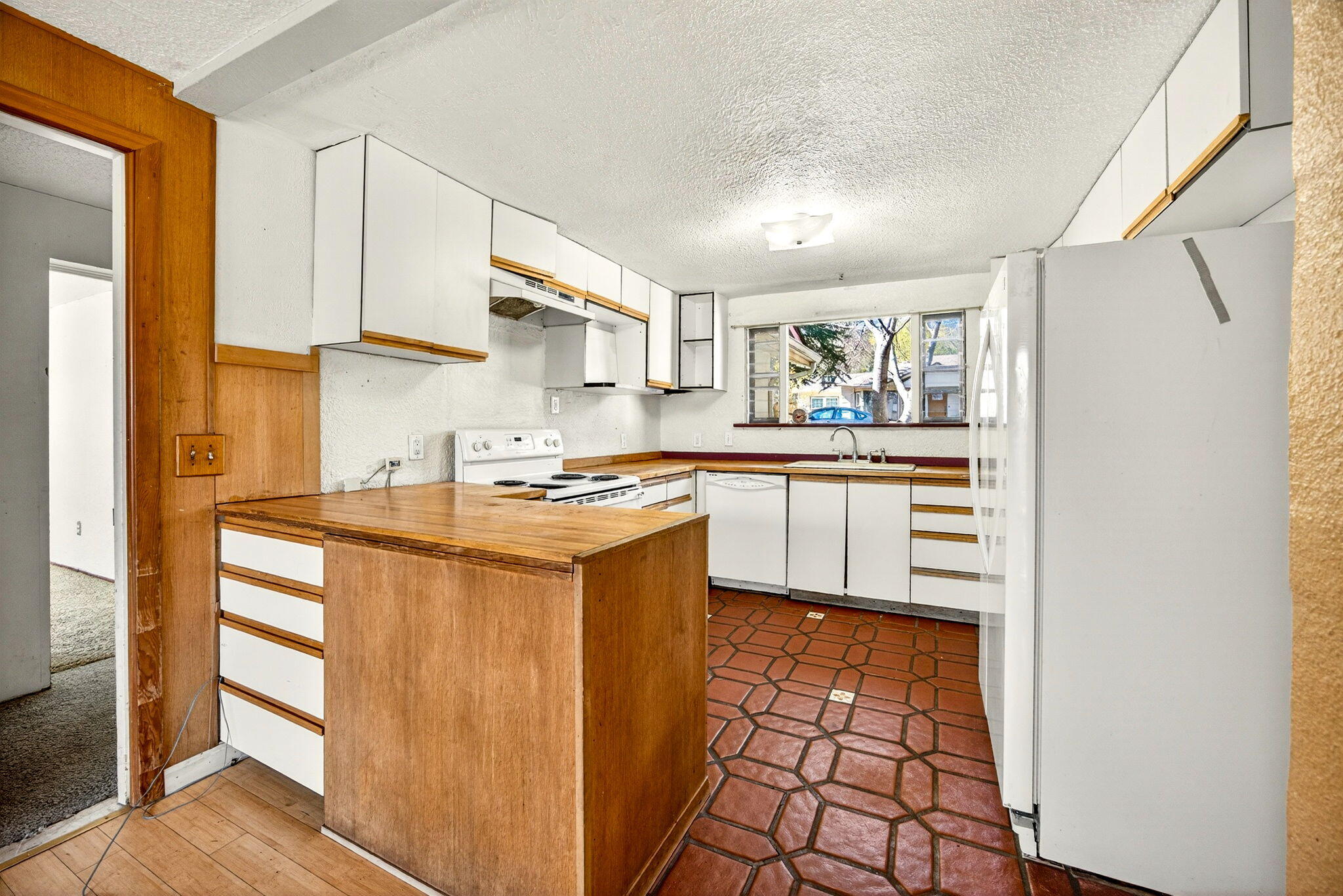 968 970 Garden Way