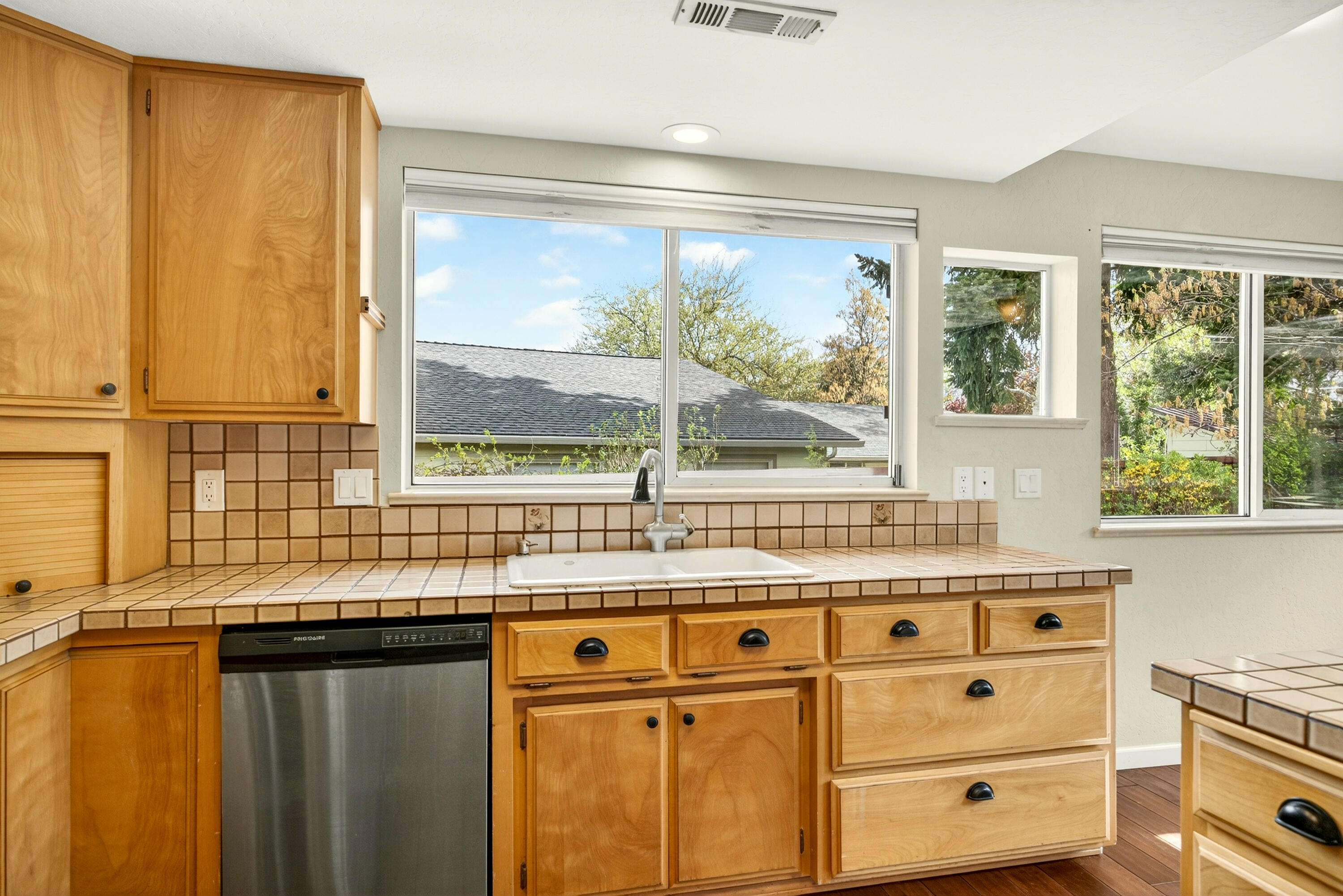760 Oak Knoll Drive