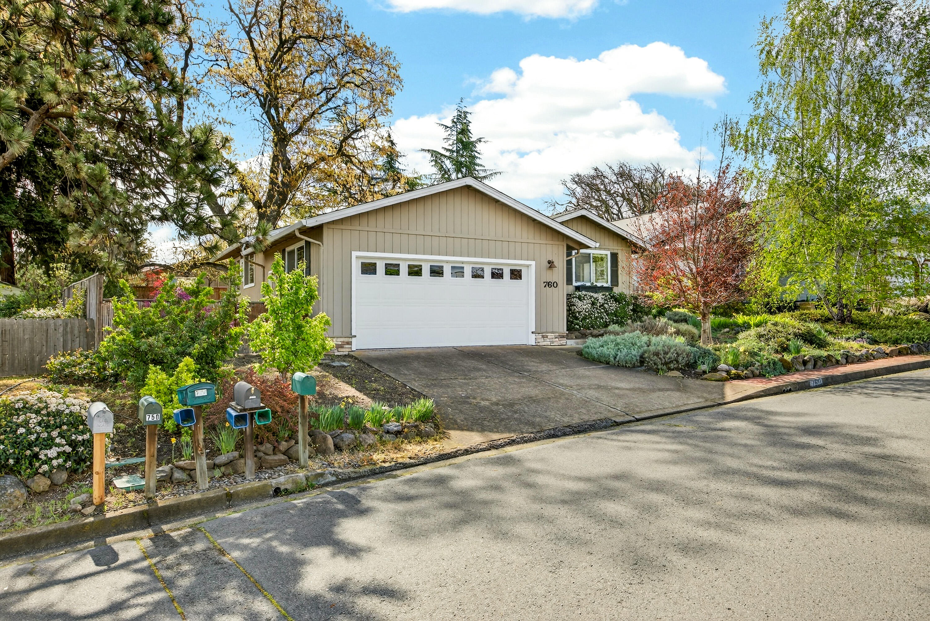 760 Oak Knoll Drive