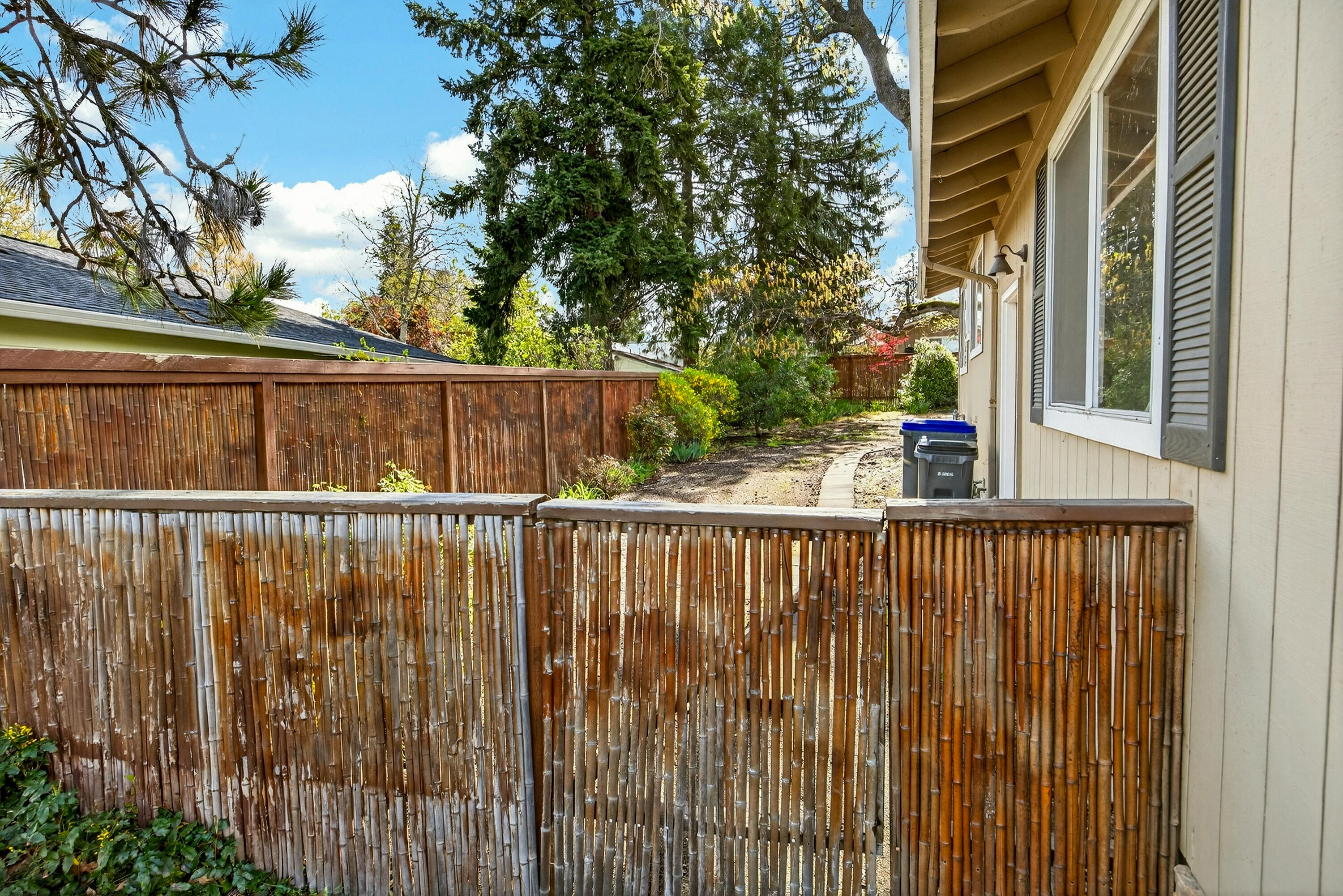 760 Oak Knoll Drive