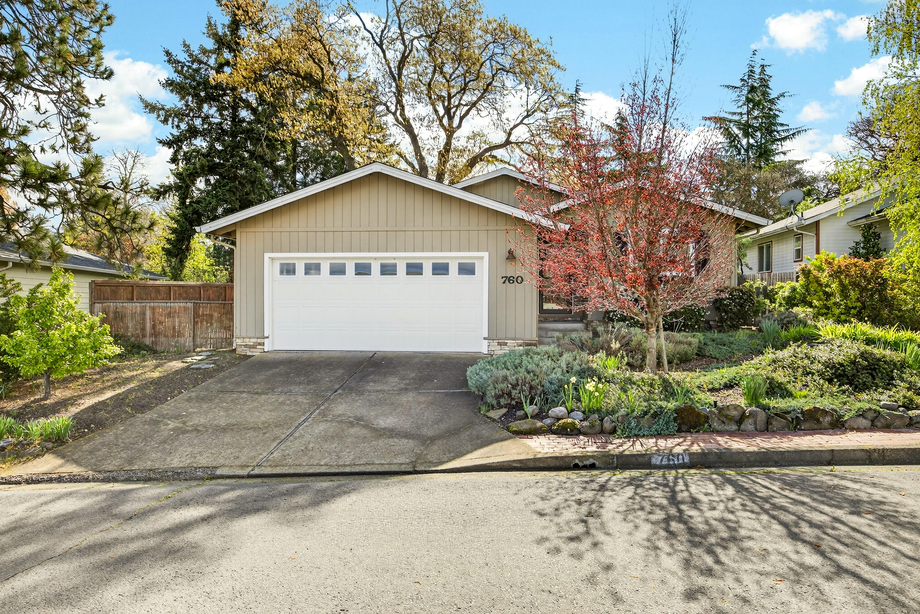 760 Oak Knoll Drive