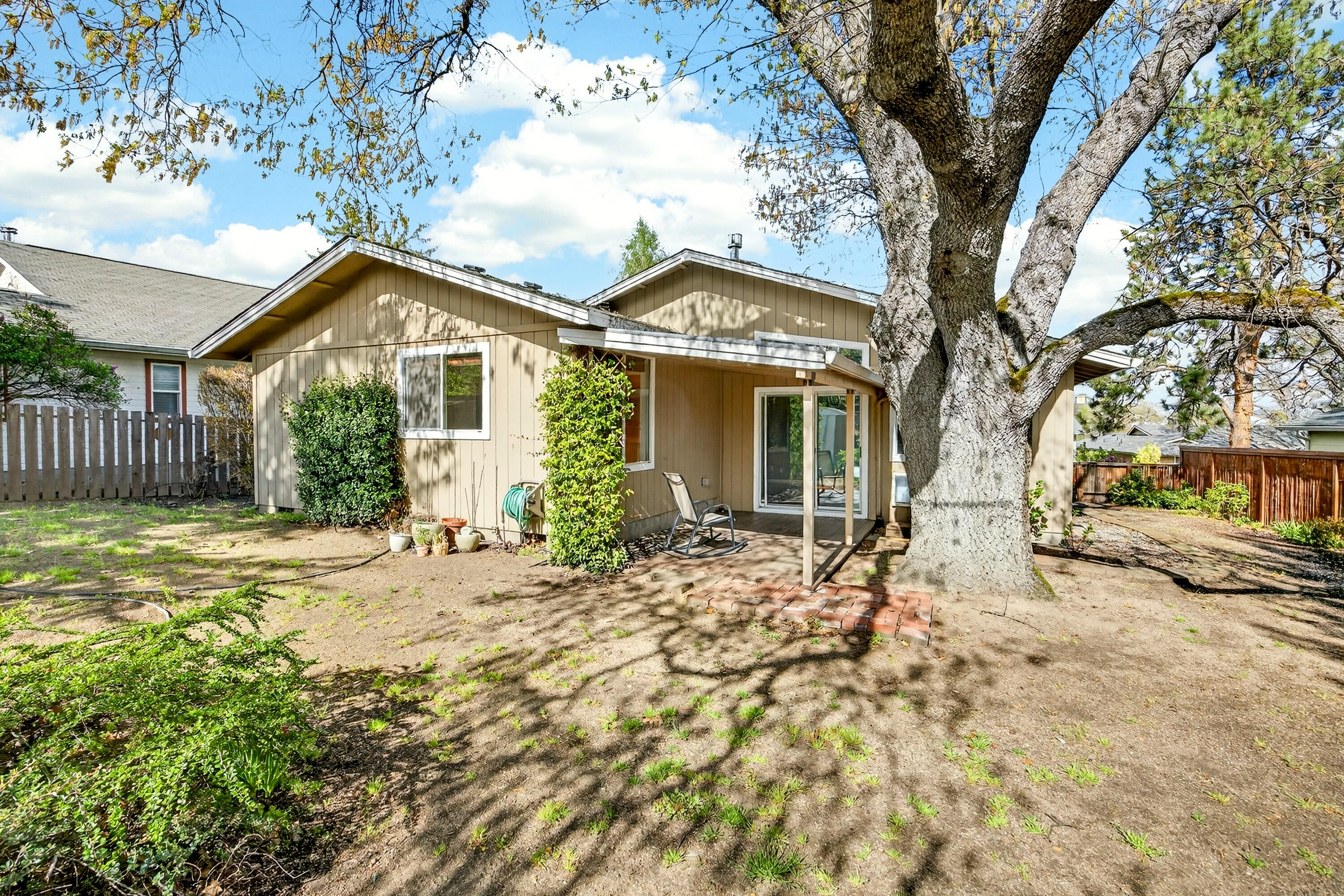 760 Oak Knoll Drive