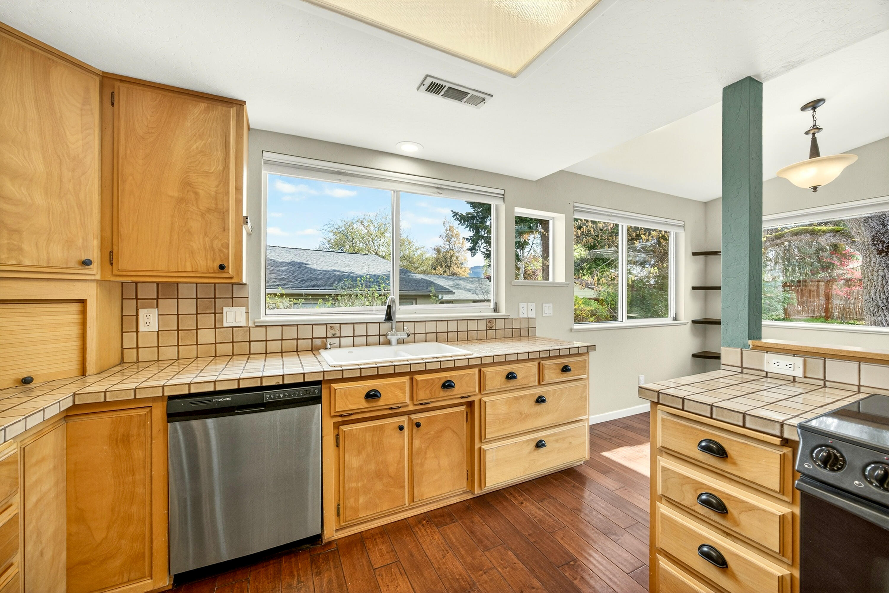 760 Oak Knoll Drive