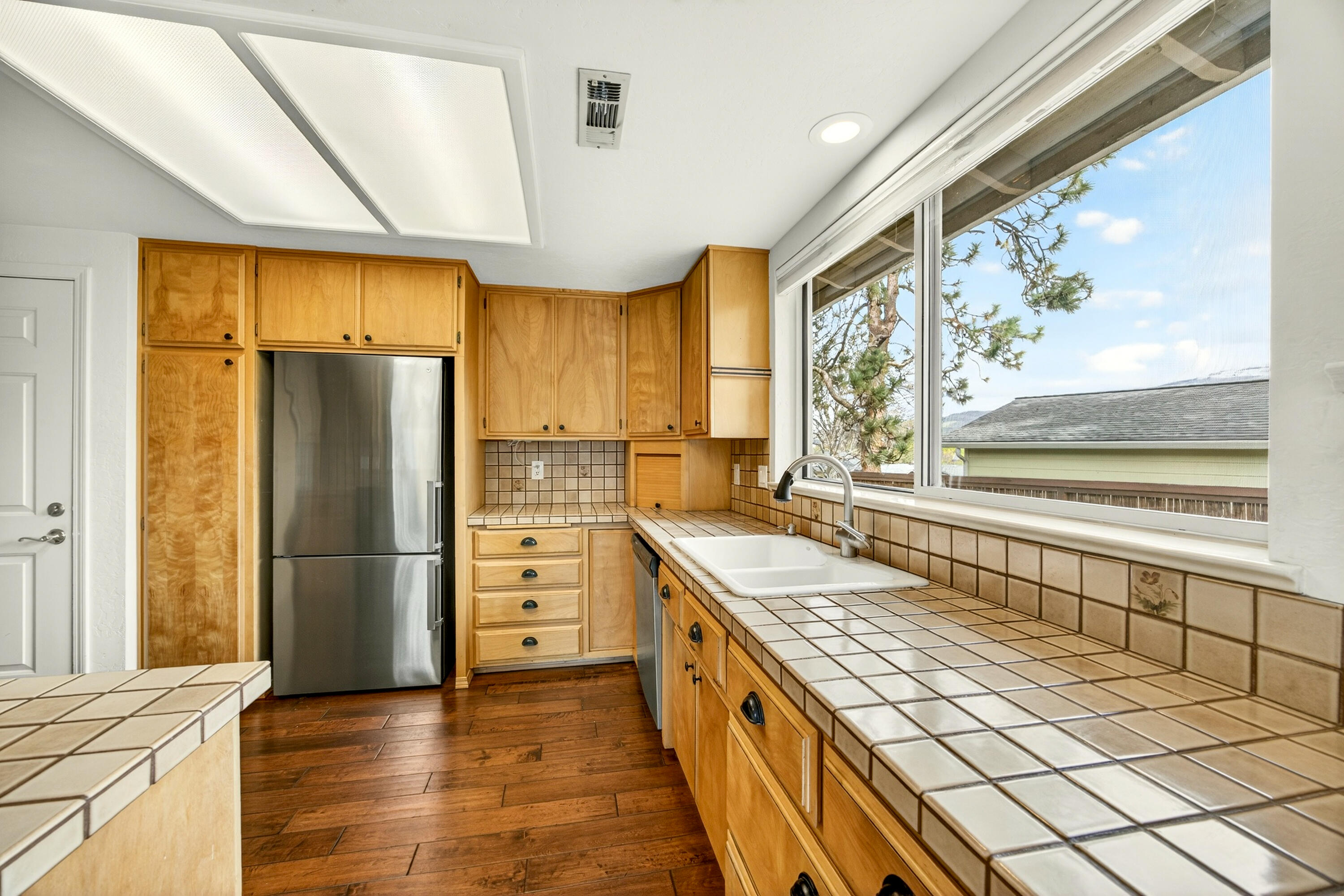 760 Oak Knoll Drive