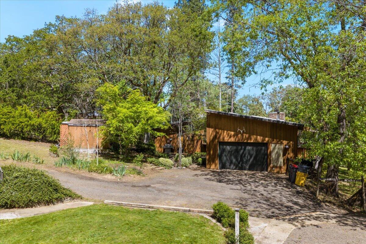 2260 Jasmine Avenue