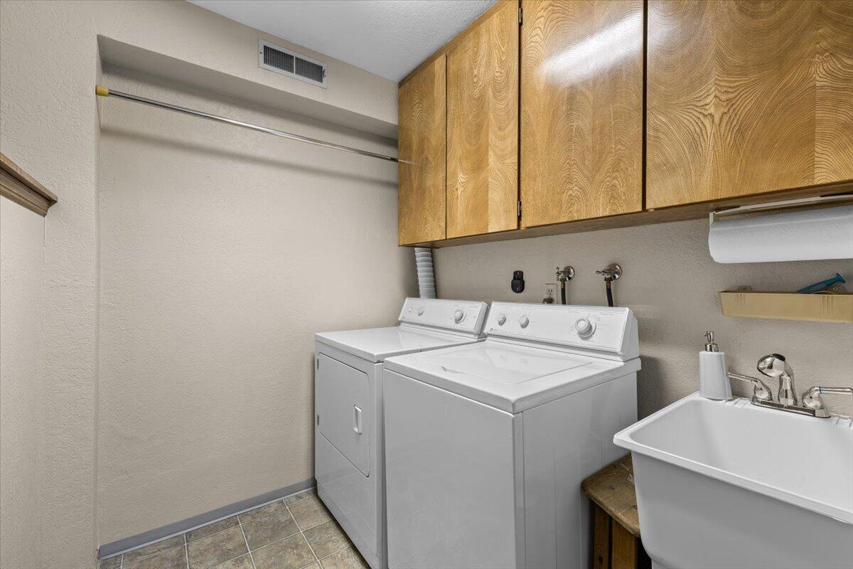 2588 Congress Way