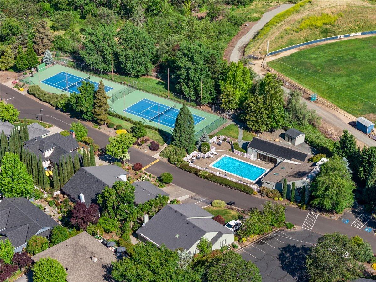 2588 Congress Way