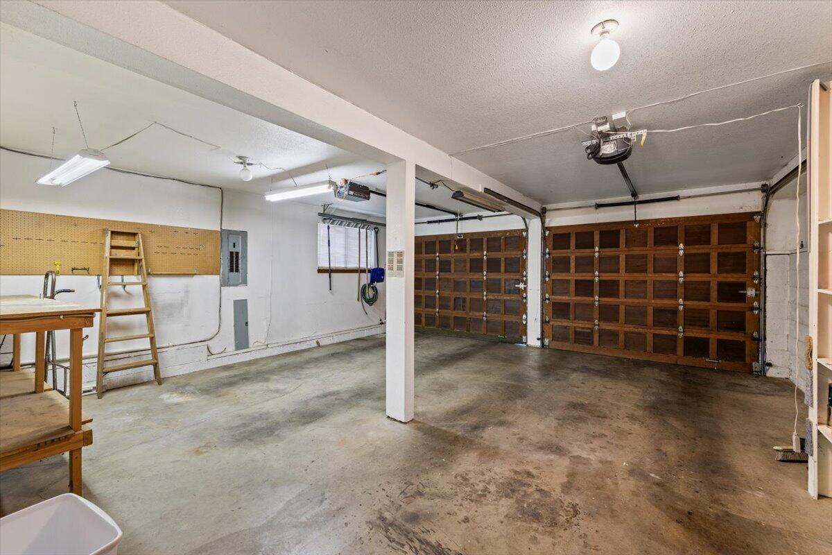 2588 Congress Way