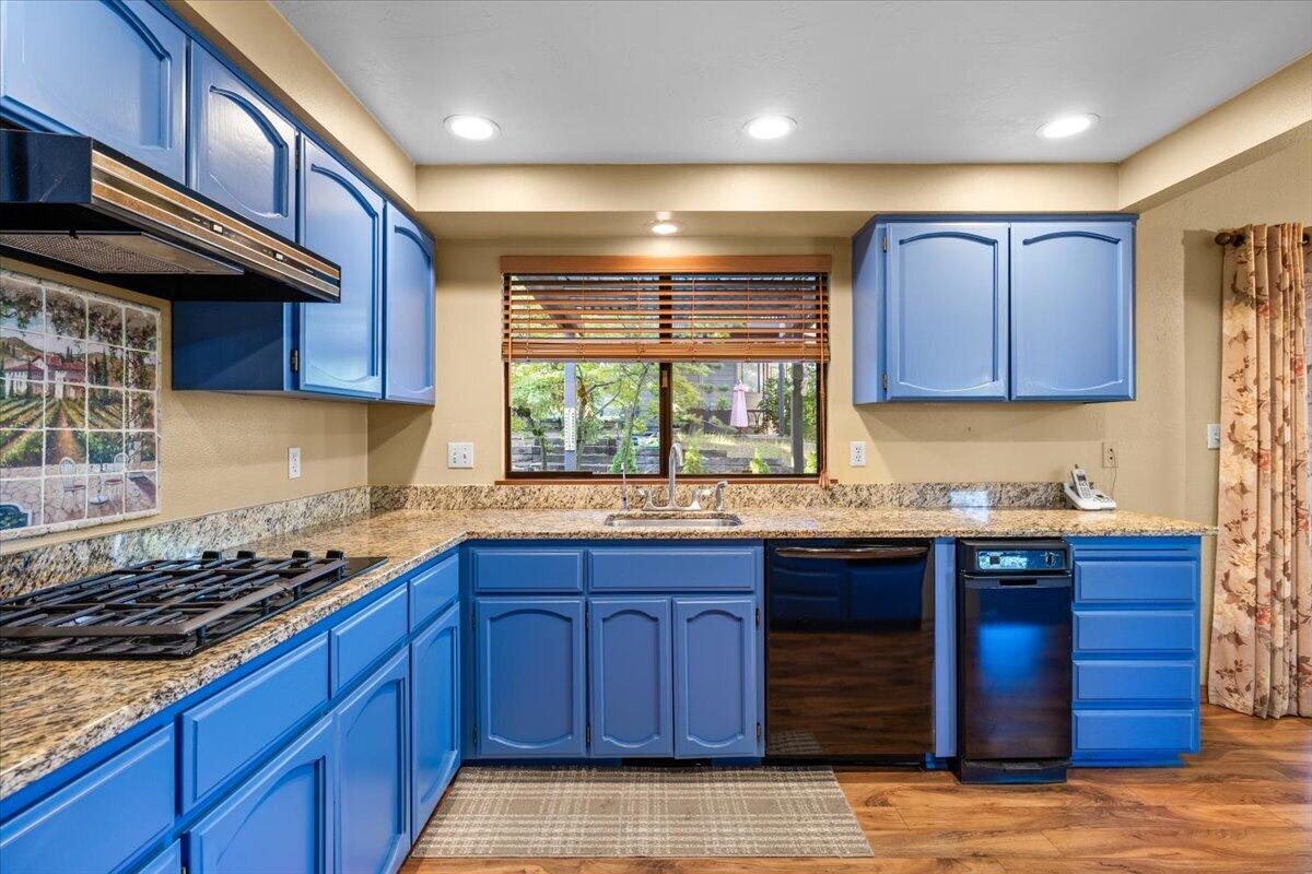 2588 Congress Way