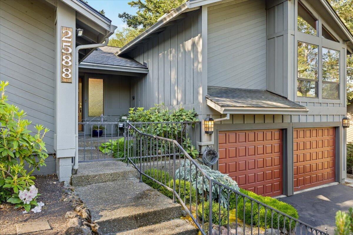 2588 Congress Way