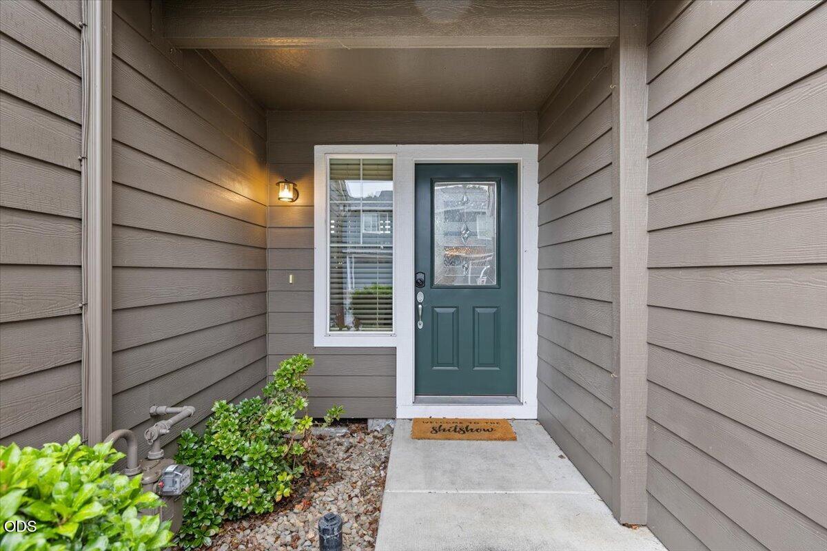 332 Live Oak Loop