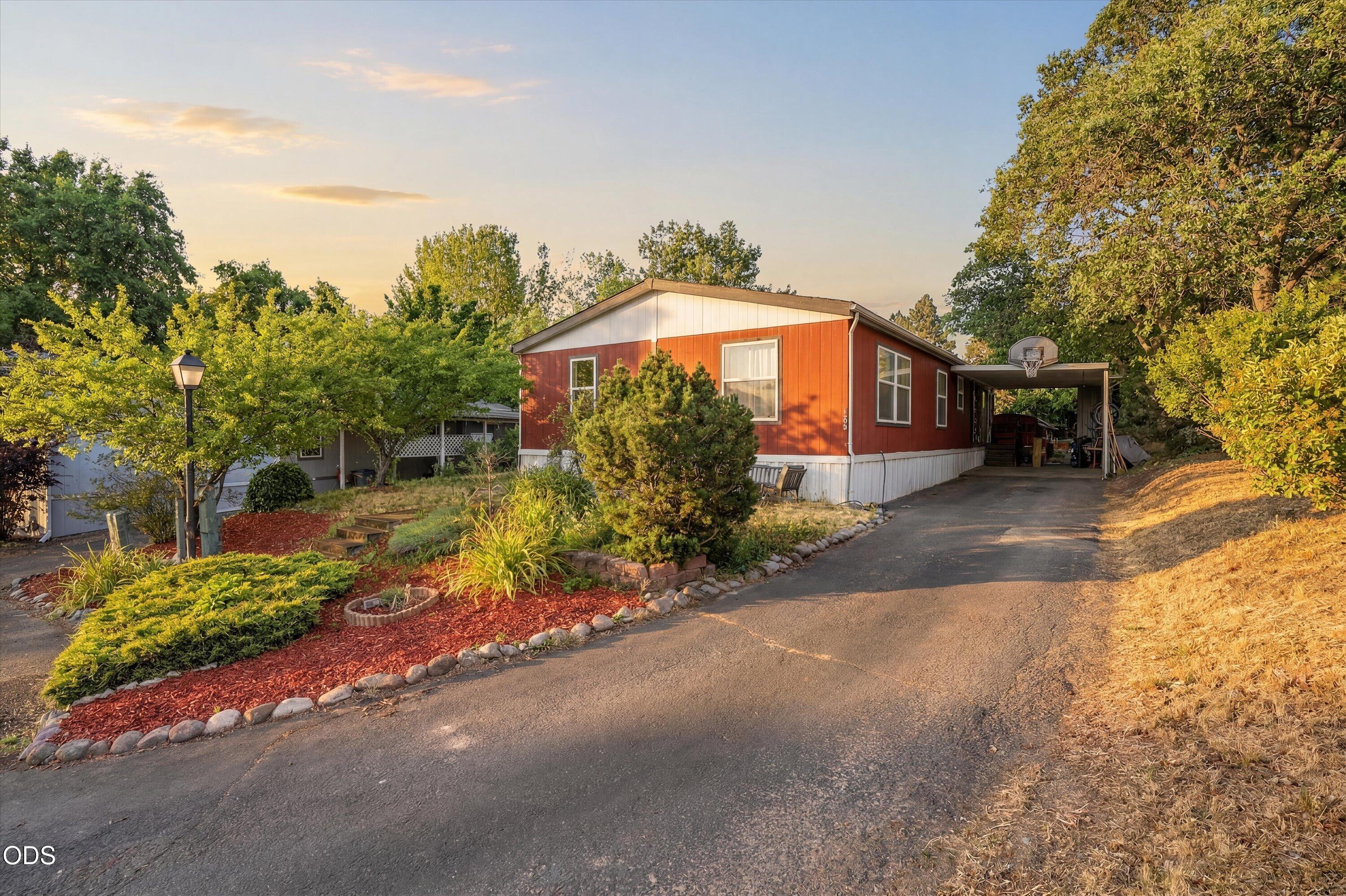 321 Clay Street, SPC 105